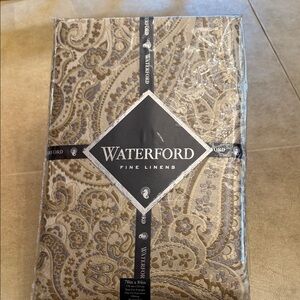 Waterford Esmerelda Tablecloth 84 x 70 inch brand new